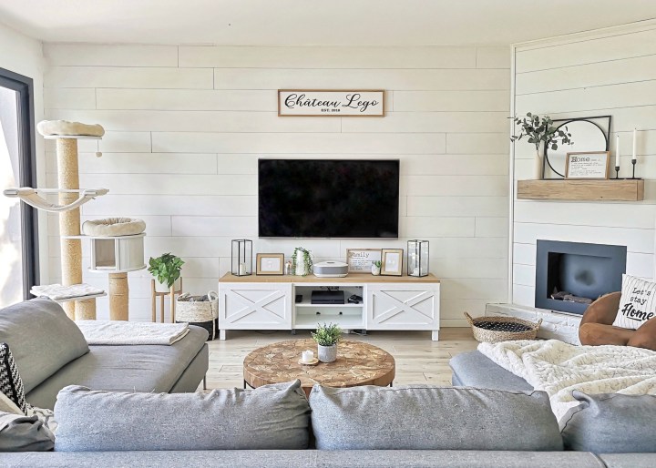 Notre mur de lambris&nbsp;blanc